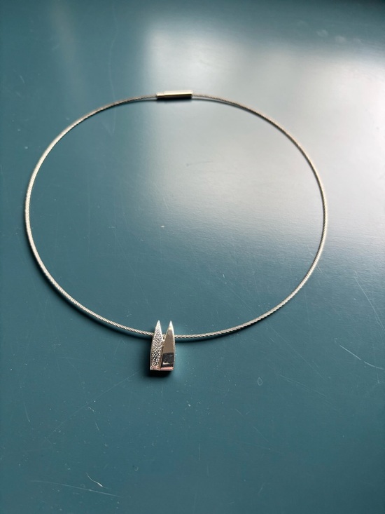 Jewelry - Minimalist pendant choker necklace